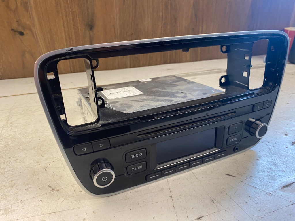 фото №2, Vw up радіо 1s0035156j