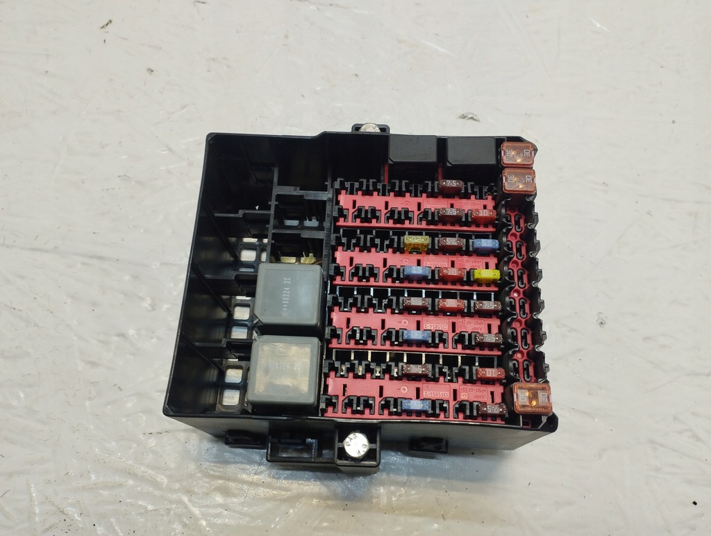 фото №1, Ford fiesta mk7 коробка предохранителей