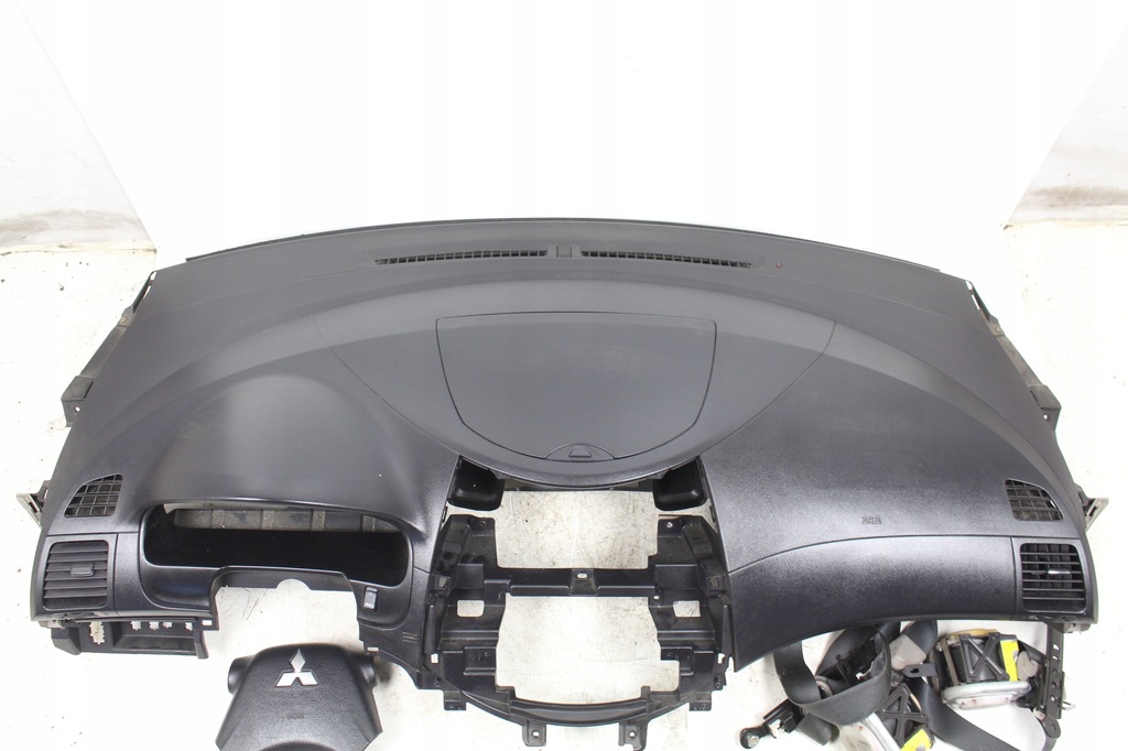 фото №5, Приборная панель консоль подушка безопасности ремни mitsubishi grandis 2006