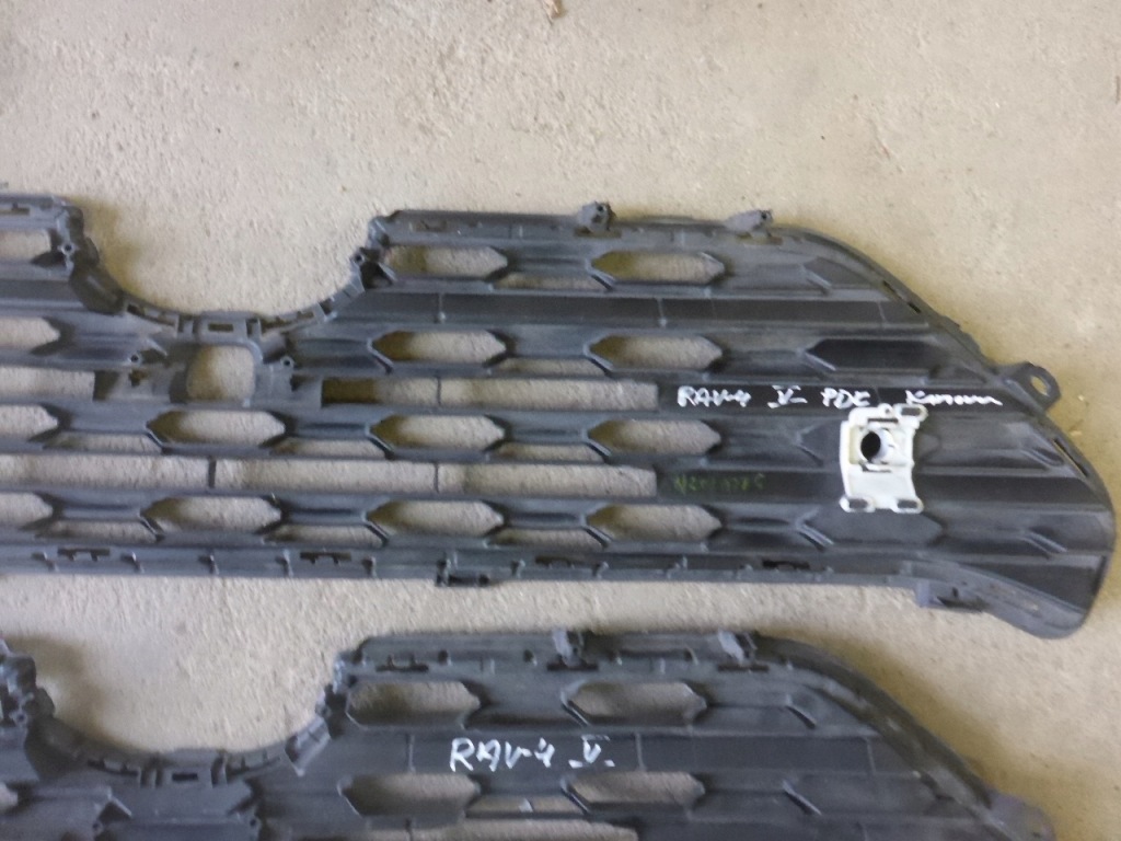 фото №9, Toyota rav4 v 19- решётка радиатора решётка радиатора решётка перед оригинал