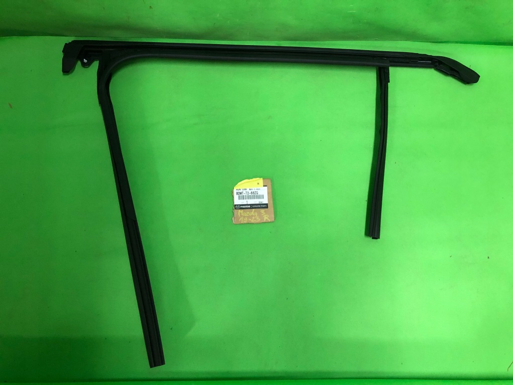 фото №4, Mazda 3 bp хэтчбек 19-23 прокладка na задние правое дверь