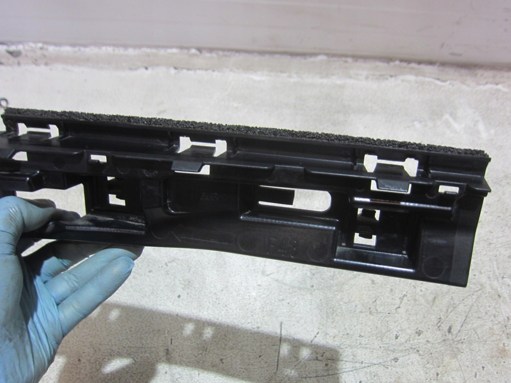 Bmw x1 f48 кронштейн направляющие накладки порога правой правая сторона комплект  7332330 в Украине