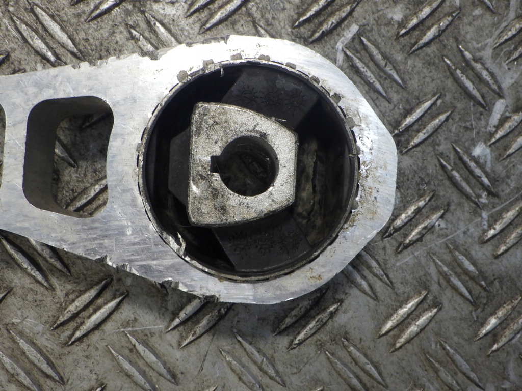 фото №5, Кронштейн подушка кронштейн коробки renegade