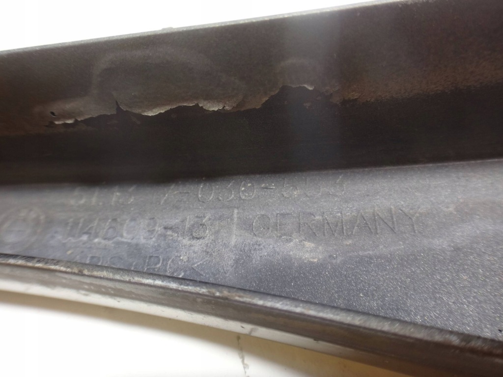 Накладка на фару молдинг лампи ліва перед bmw e46 sedan універсал рестайлінг  stratus 7030553 Ціна