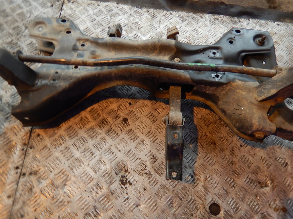 фото №5, Praktik roomster tdi подрамник подрамник балка двигателя