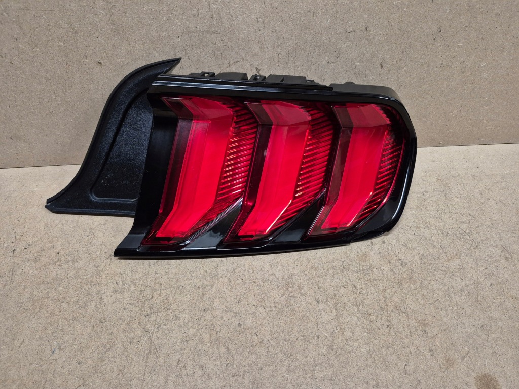 Купить Ford mustang mk6 фара led правый задний  америка ameryka