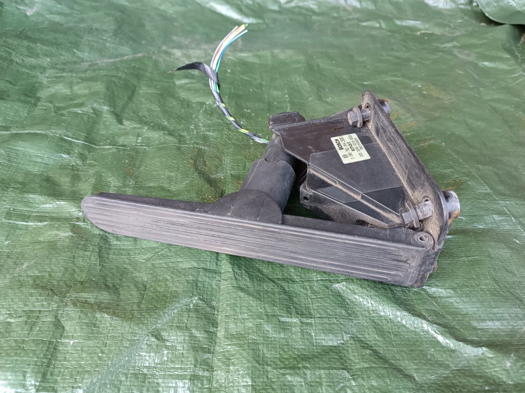 Smart fortwo 450 i 0.6 t 0002245v019 педаль газа потенциометр с Разборки