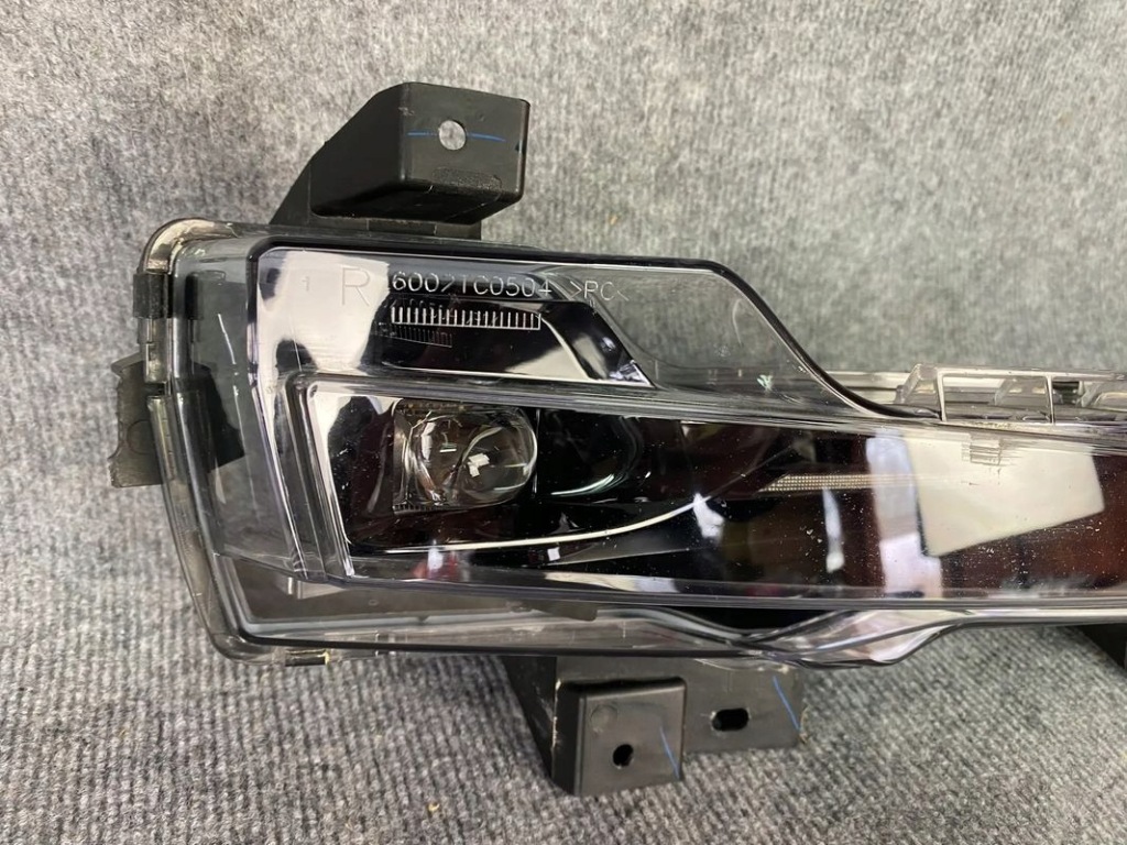 Led drl фара передняя перед правый  - tesla model 3 17- с Разборки