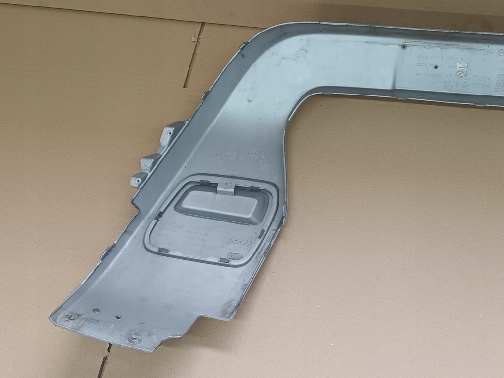 фото №8, Решітка середня молдинг передня dacia duster ii перед