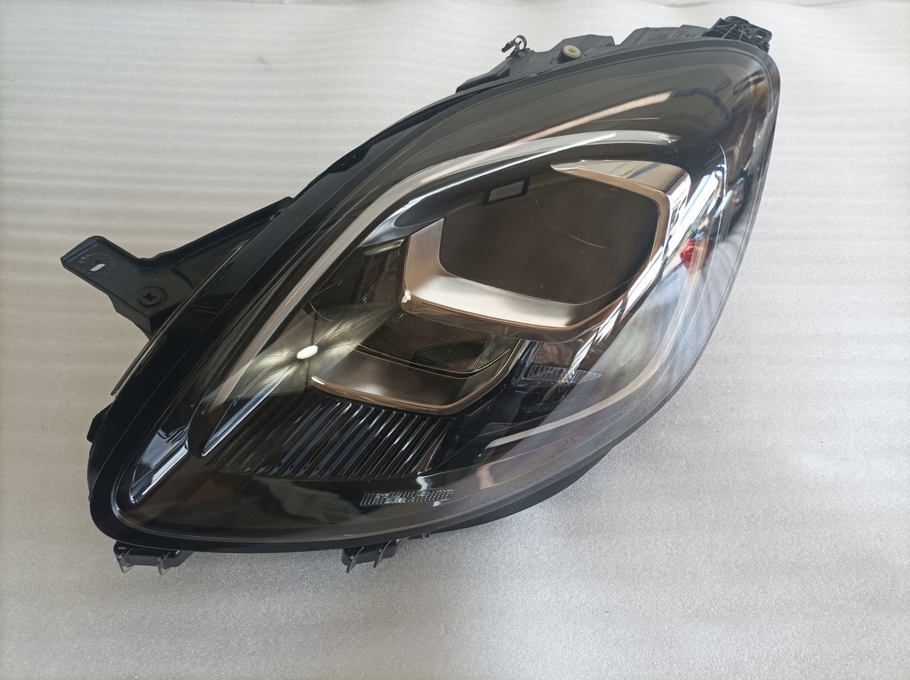 фото №1, Ford puma лампа левая перед led