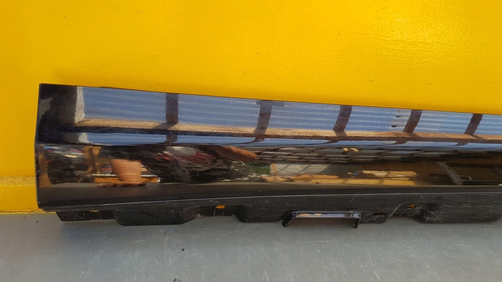 фото №2, Mercedes-benz оригинальный номер a2226980354 молдинг порог правая