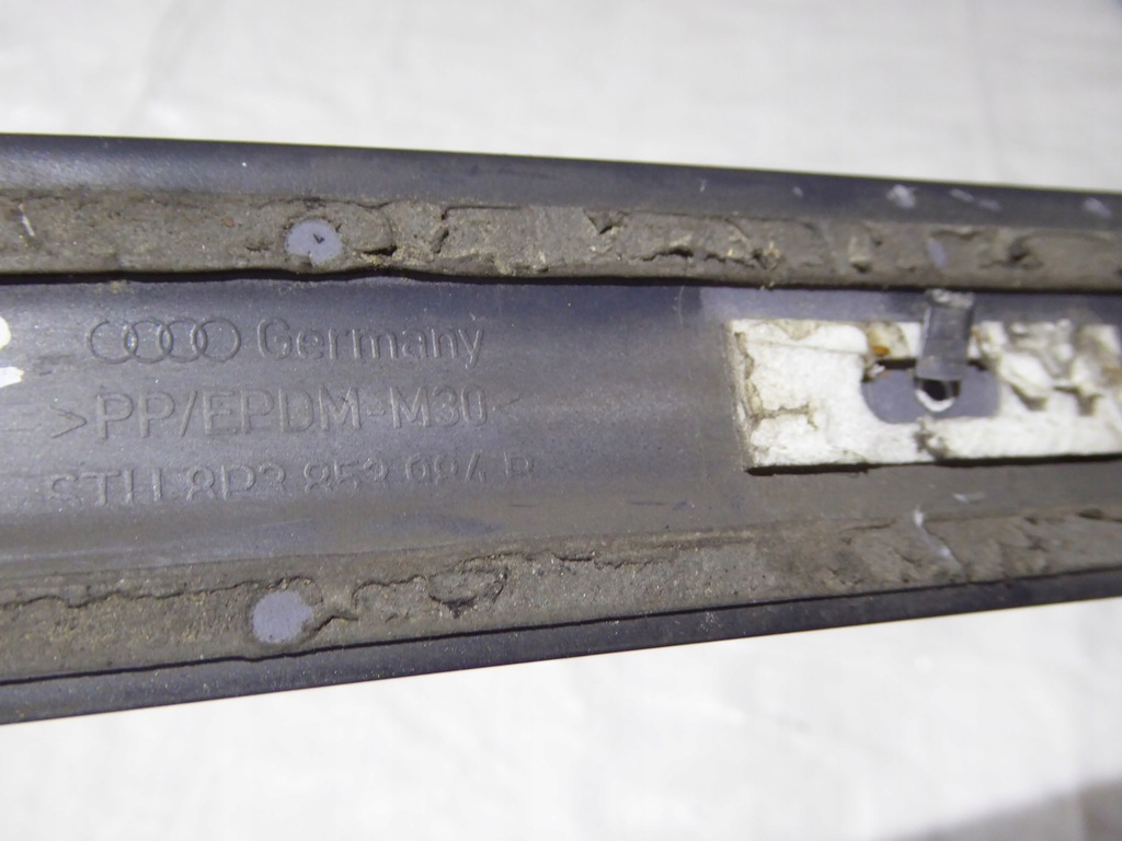 фото №8, Молдинг na крыло задняя правая audi a3 8p s-line lx7z