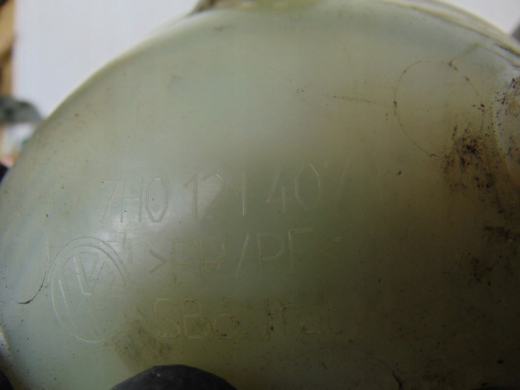 фото №9, Бак расширительный жидкость vw transporter t5 1.9 tdi 7h0121407