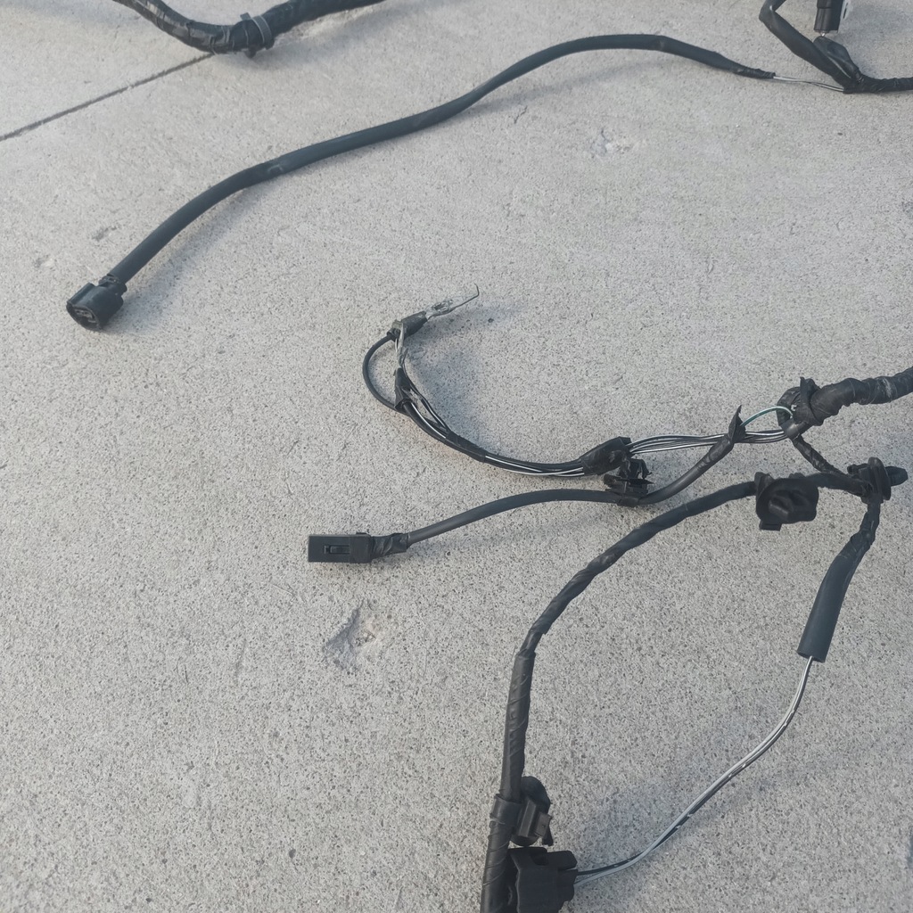 фото №11, Space star ii 13- дроти відсік двигуна