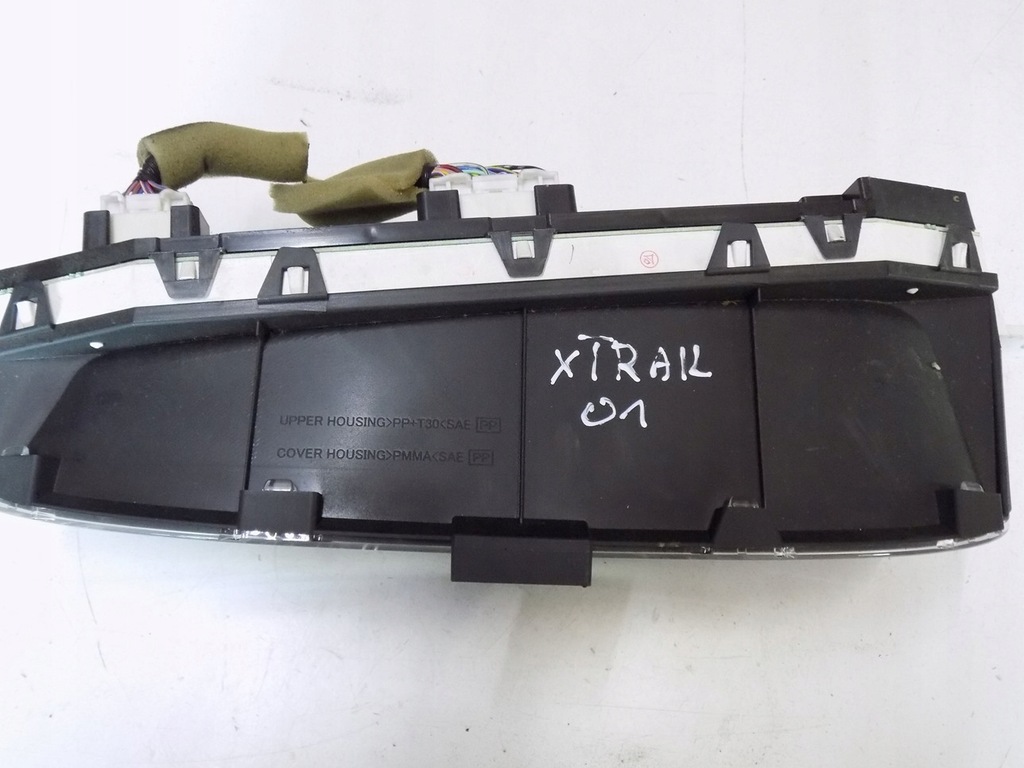 фото №8, Nissan x-trail t30 2.5 счетчик спидометр