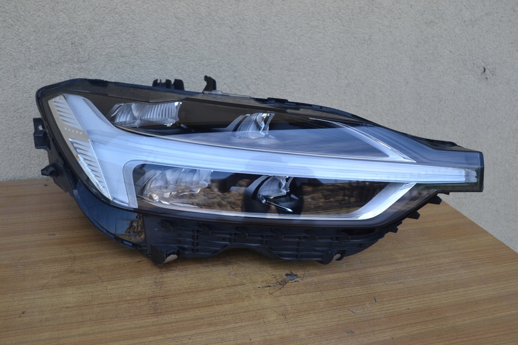 фото №1, Лампа правый перед правая volvo xc60 ii full led