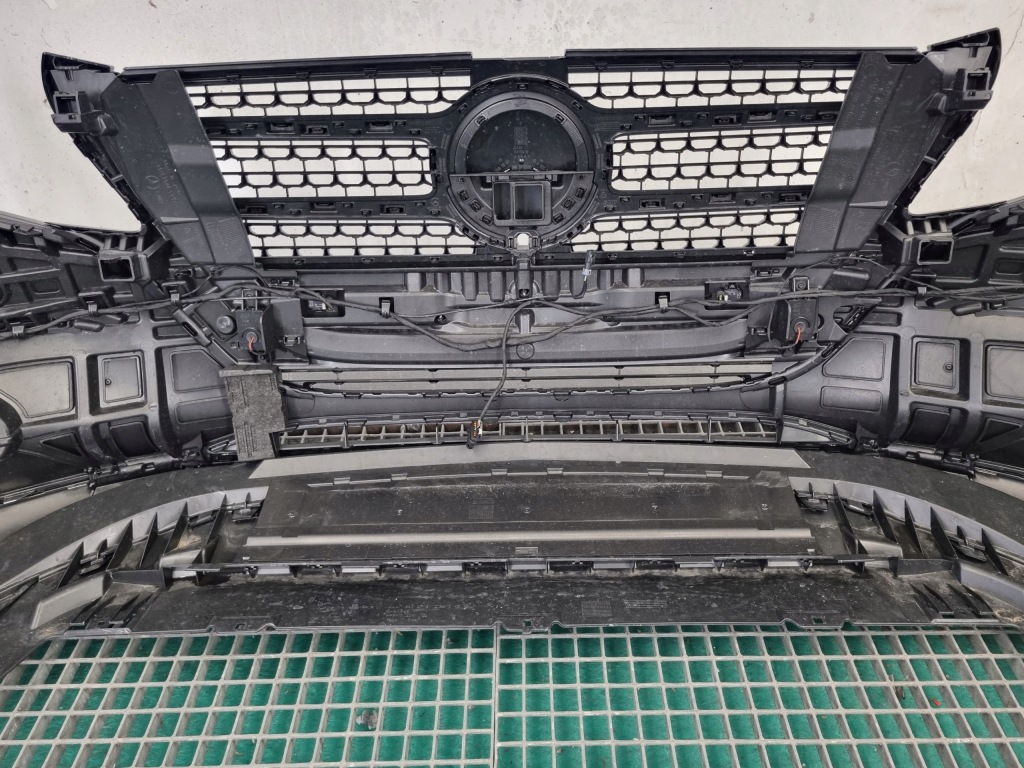 Mercedes w447 рестайлинг  v-klasa бампер перед amg 6xpdc камера радар lak. 7831 Оригинал