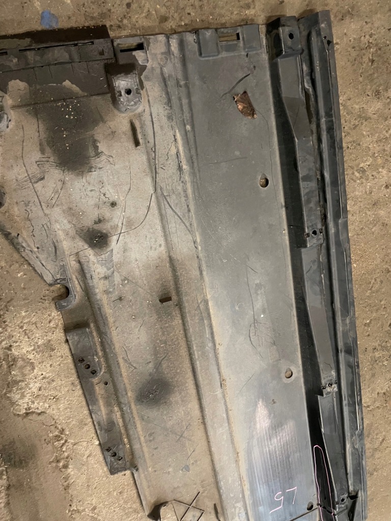 Audi a4 b8 a5 захист плита підлога підвіска ліва Недорого