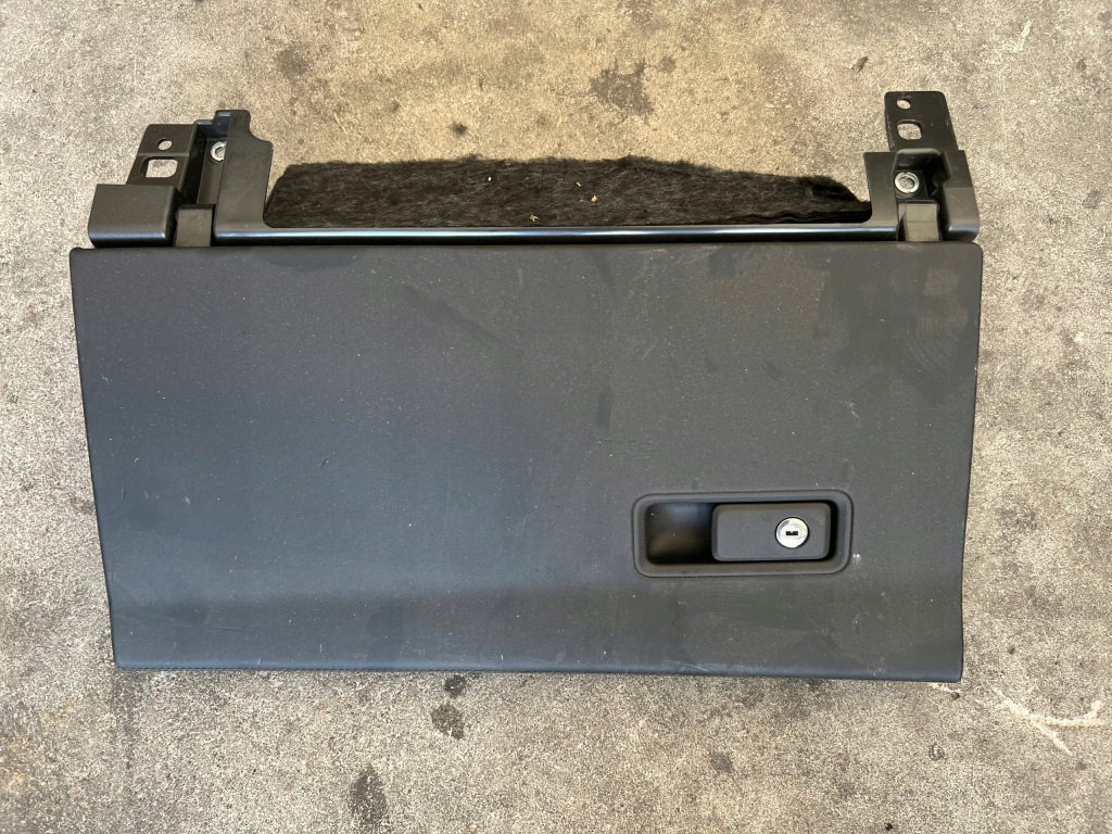 фото №1, Porsche panamera 971 976 lift 2024 бардачок пассажира