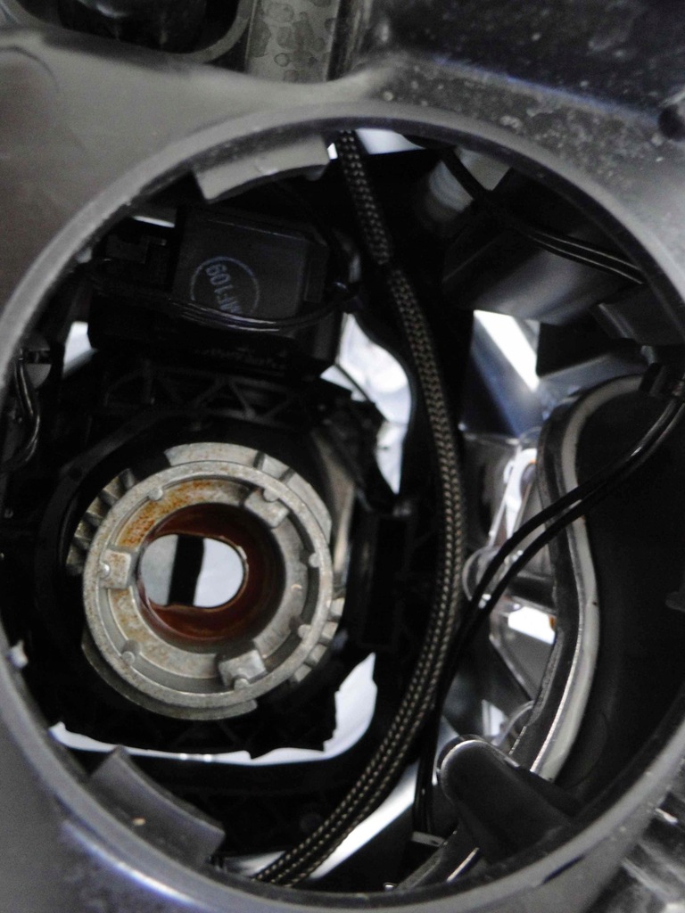 фото №8, Mercedes w212 212 лампа правая ксенон некрутящаяся