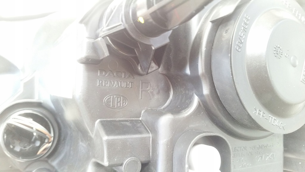 фото №9, Лампа правый перед 260105344r dacia sandero ii