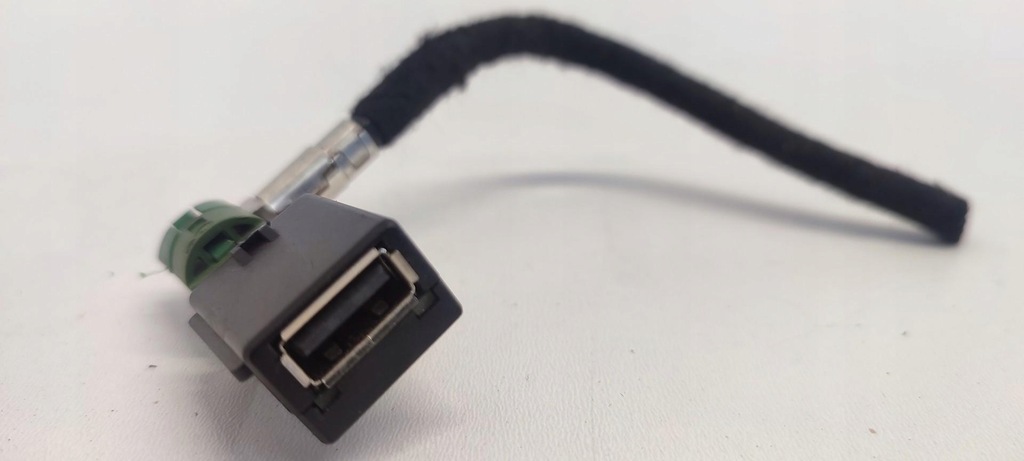 фото №1, Audi q2 port разъём usb 5q0035726