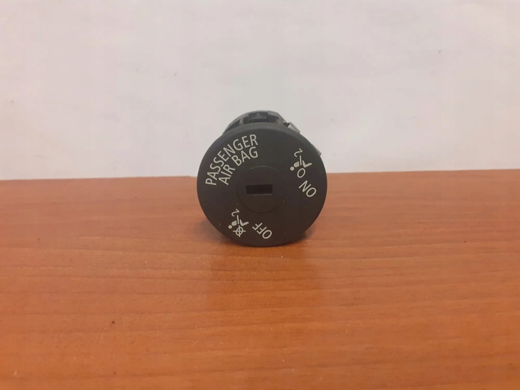 фото №1, Перемикач srs bmw 5 f10 9329 2011