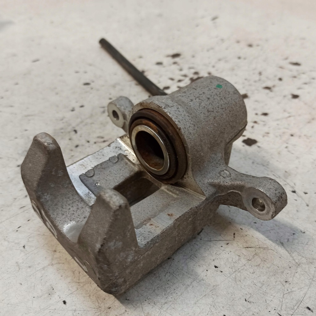 фото №13, Hyundai ix35 суппорт тормоза левый nowe 58210-2y310