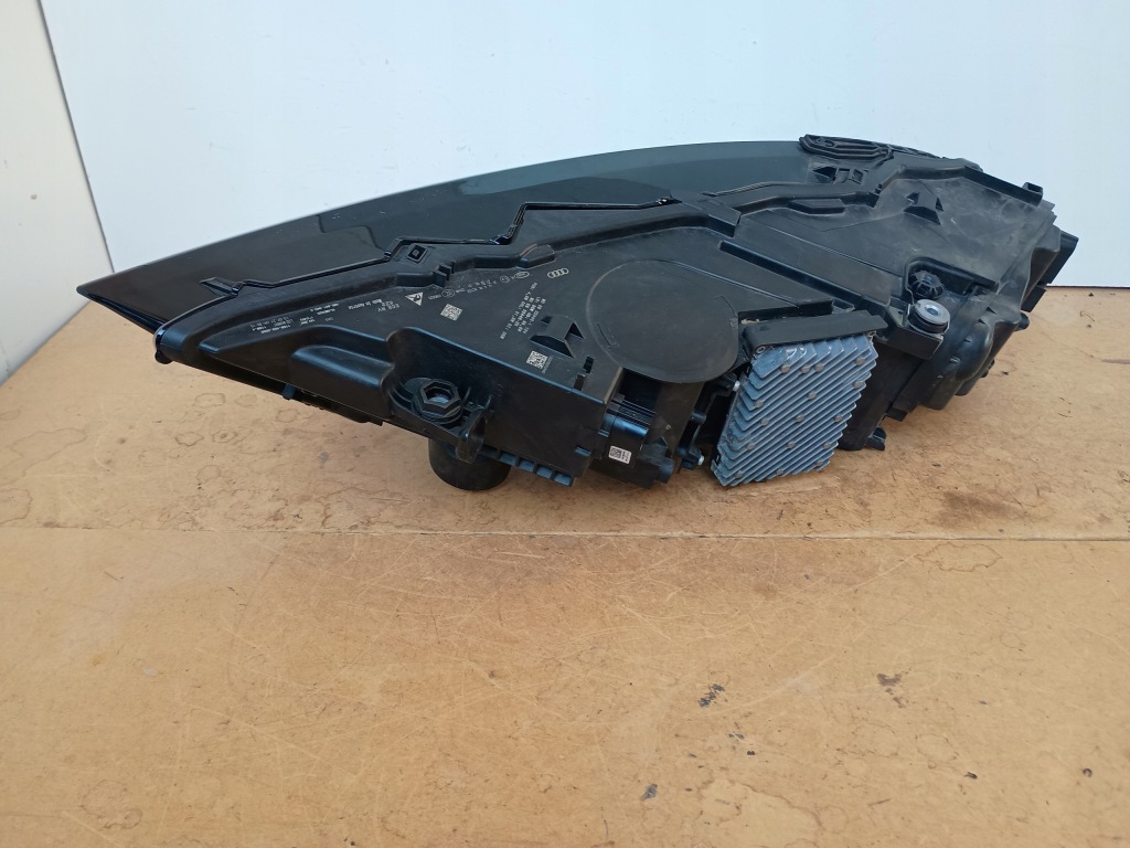 Фара правый  audi q7 full led matrix рестайлинг с Разборки