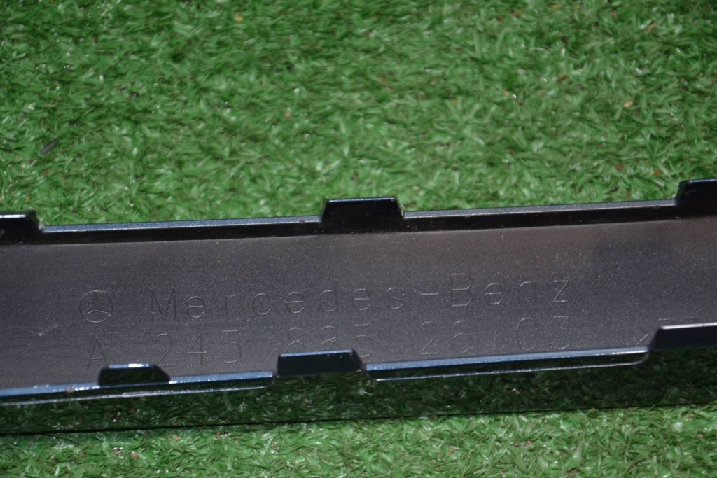 Молдинг бампера перед mercdes eqa a2458852603 Киев