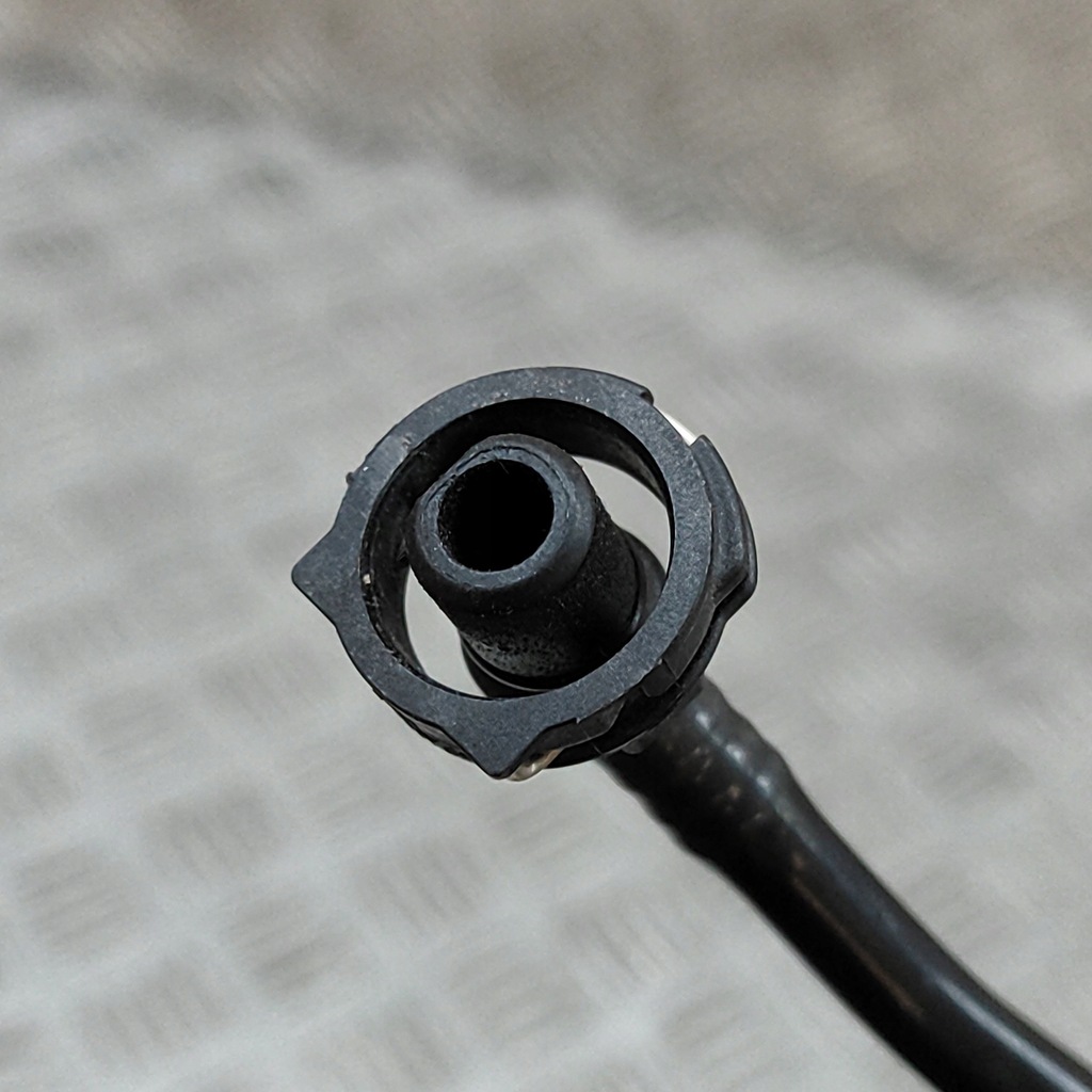 фото №5, Audi a4 allroad b9 2017 шланг / вентиляція картера вентиляції