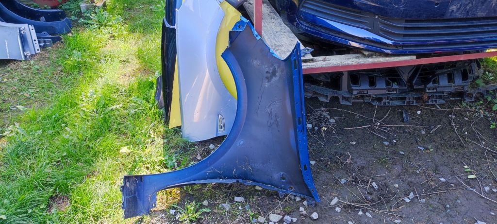 фото №4, Крыло перед renault clio iii 185