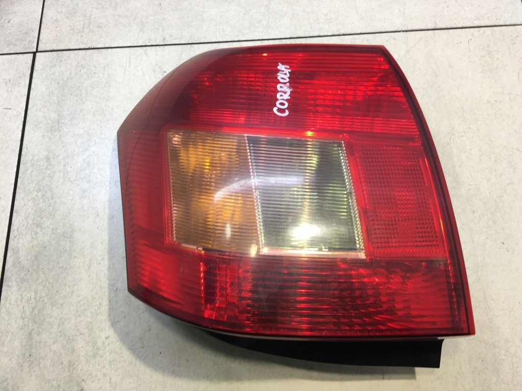 фото №1, Лампа правый задняя corolla e12 1.6