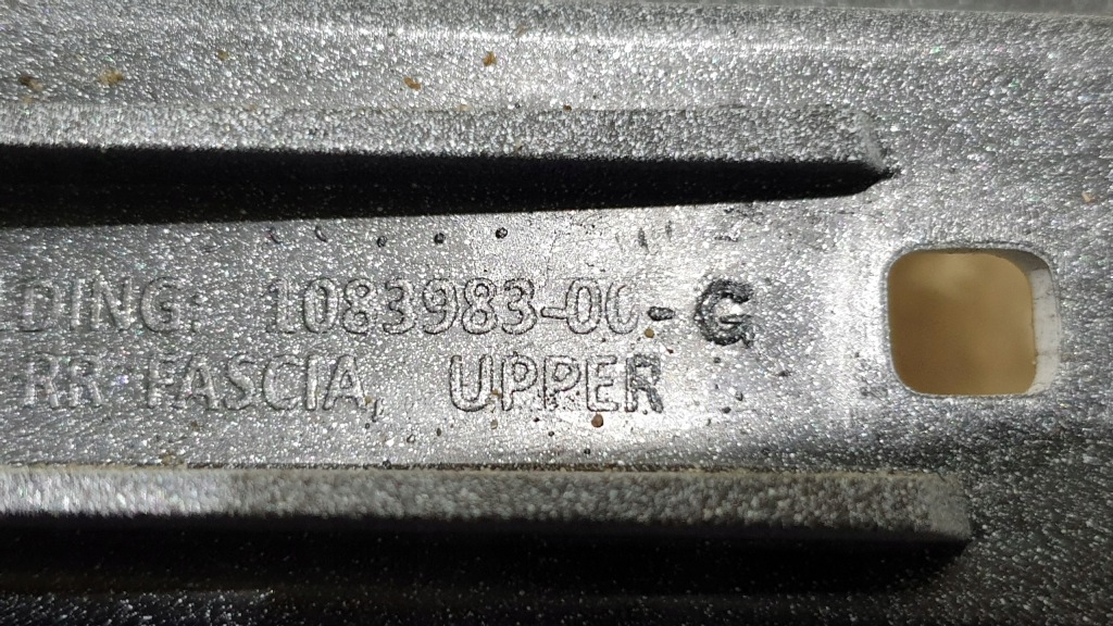 Бампер задній задній tesla 3 17- 1083983-00-g Доставка