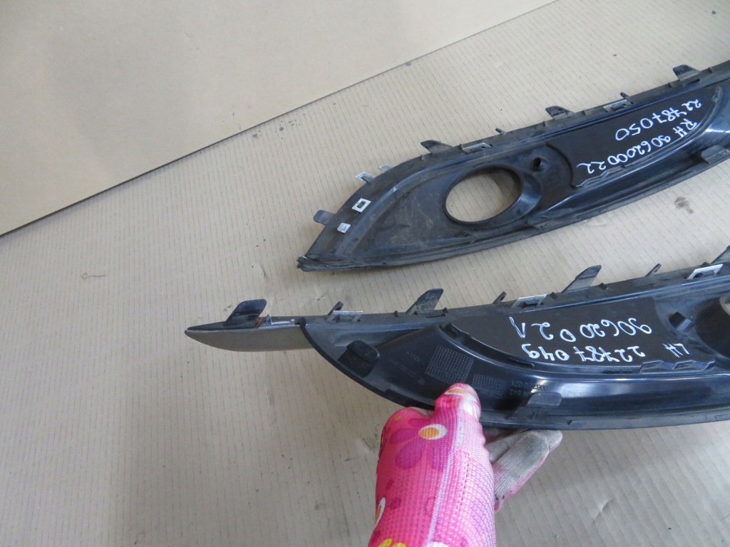 Ґрати бампера передній правий l+p opel insignia a рестайлінг  22787049 Оригінал