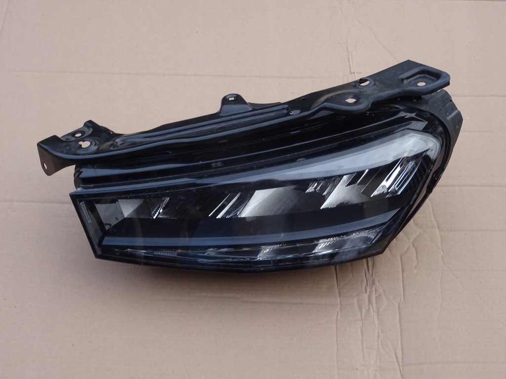 фото №1, Skoda fabia iv кронштейн верхний левая + лампа 6vb941015