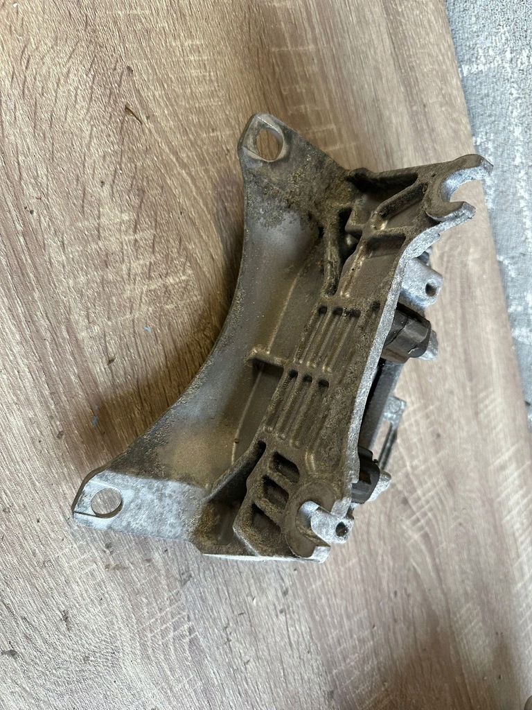 фото №1, Кронштейн подушка коробки renault megane iii 326d50-1-1-1