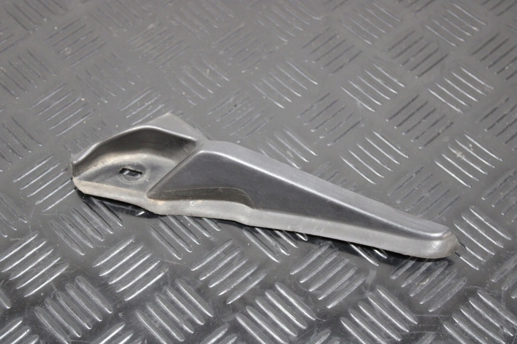 фото №1, Заглушка жабо правая 668628650r renault clio iv 4 lift