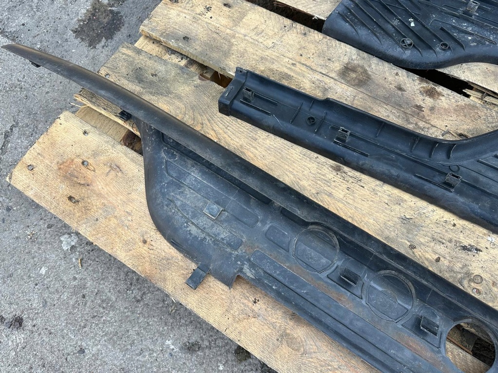 фото №9, Chevrolet tahoe suburban yukon 00-06r накладки бампера заднего оригинал