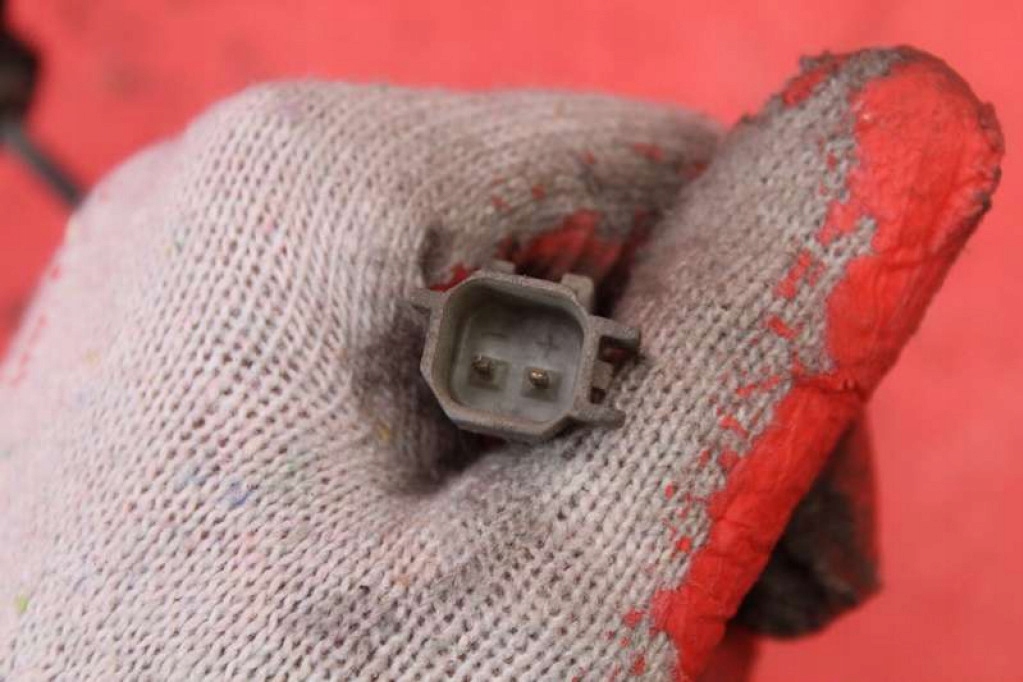 фото №14, Поворотный кулак ступица правая перед jeep grand cherokee iii wk 4.7 v8 238 km 04-10