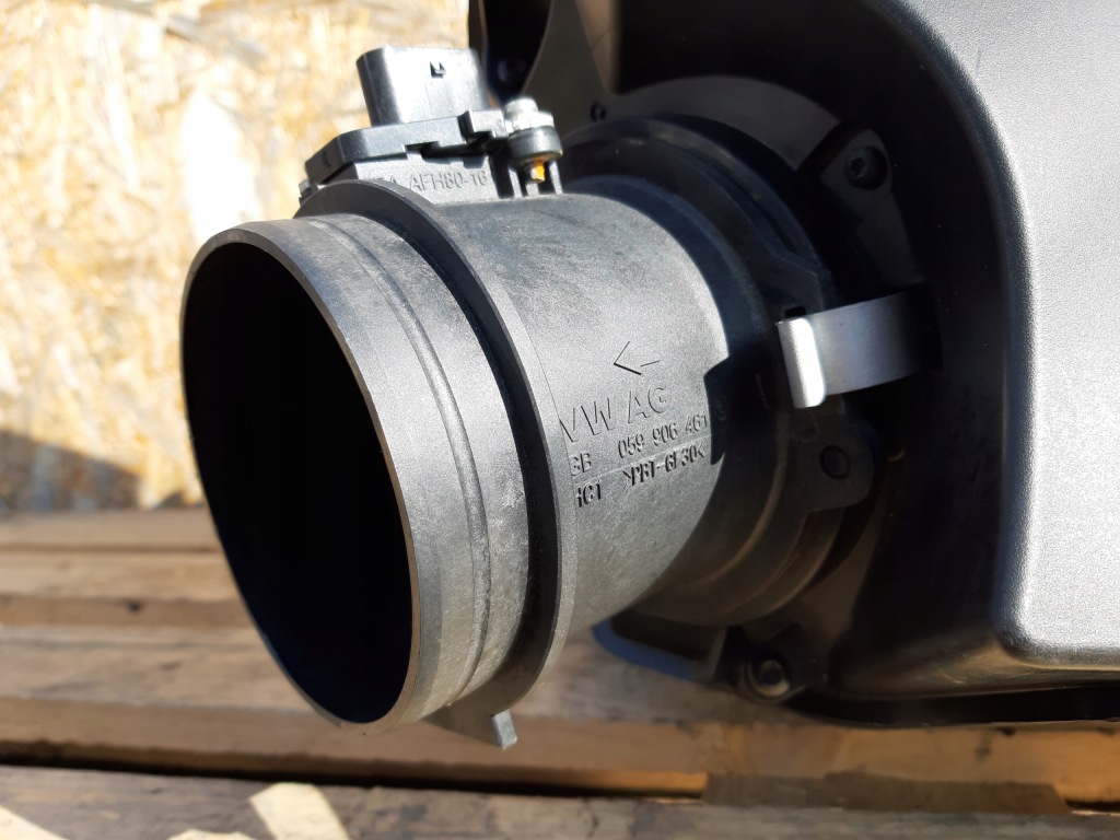 Audi q5 8r 8r0 a4 b8 8k корпус фильтра воздуха расходомер комплектная Киев