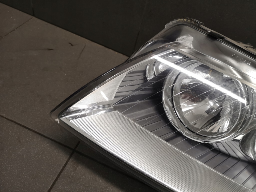 фото №8, Лампа левый перед audi a8 d3 uk 4e0941003bn