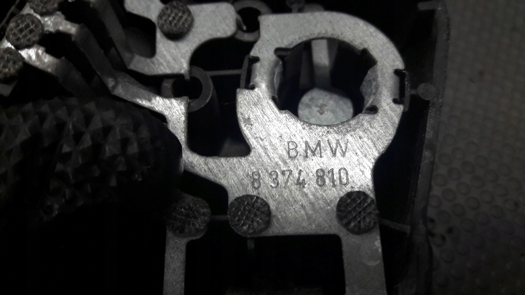 8374810 вкладыш лампы правый задний  w крышка bmw e46 универсал рестайлинг Цена