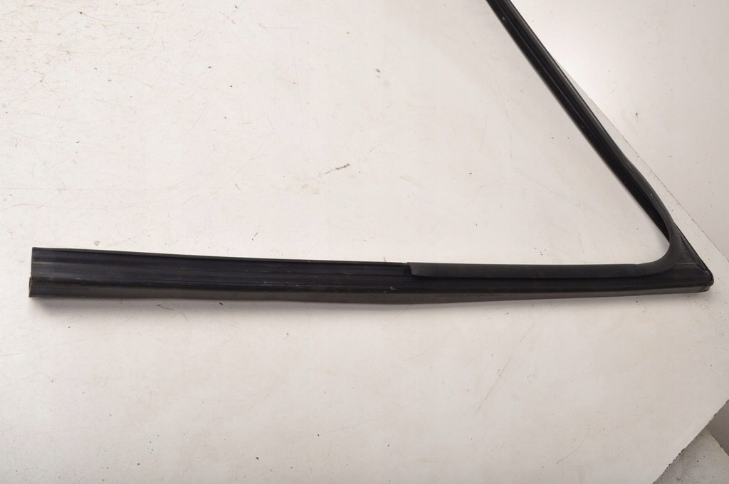 фото №7, Land rover defender l663 прокладка дверь правый перед 21r l8b2-21596-b