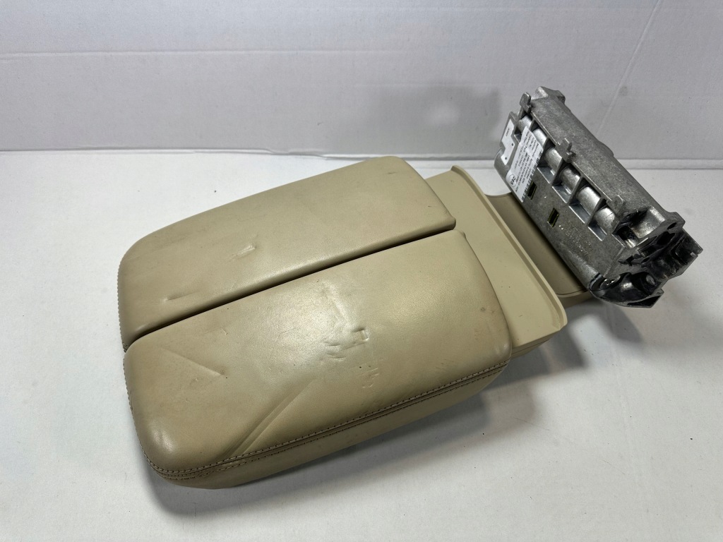 фото №1, Q7 4m подлокотник кожаный 4m0864207ad