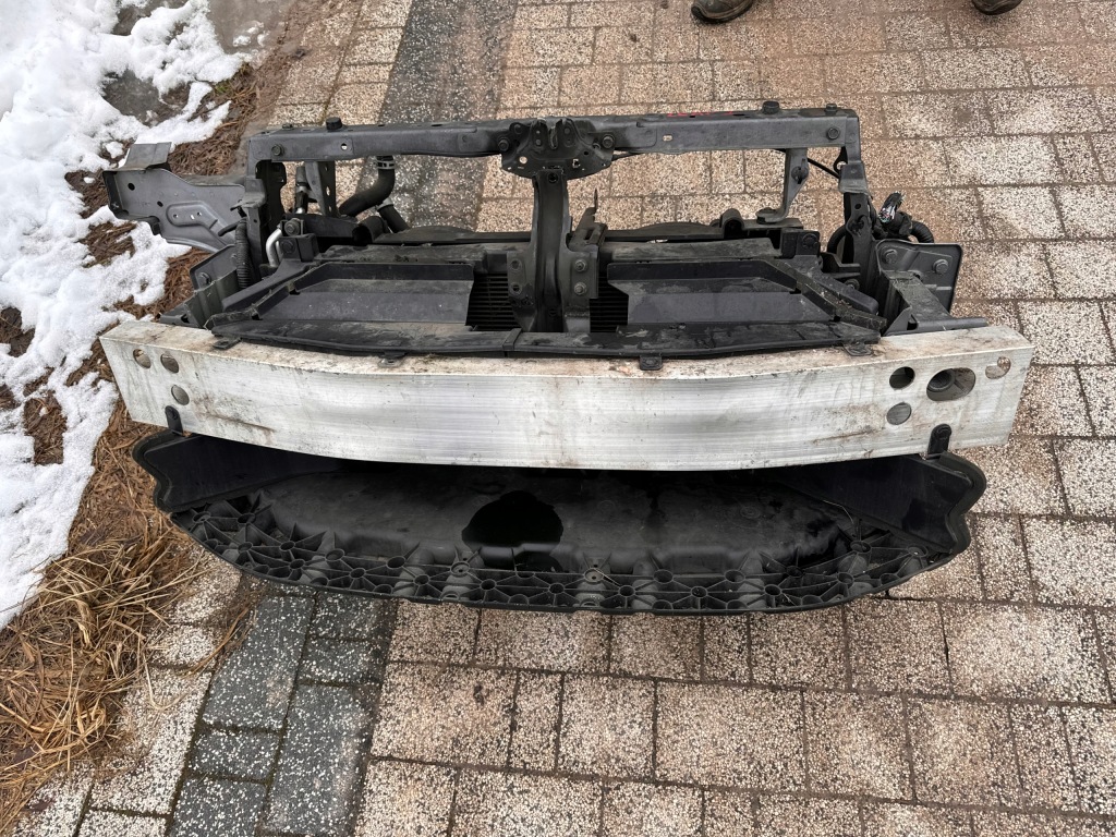 фото №1, Nissan leaf i ze0 pas перед kompletny радиатор балка