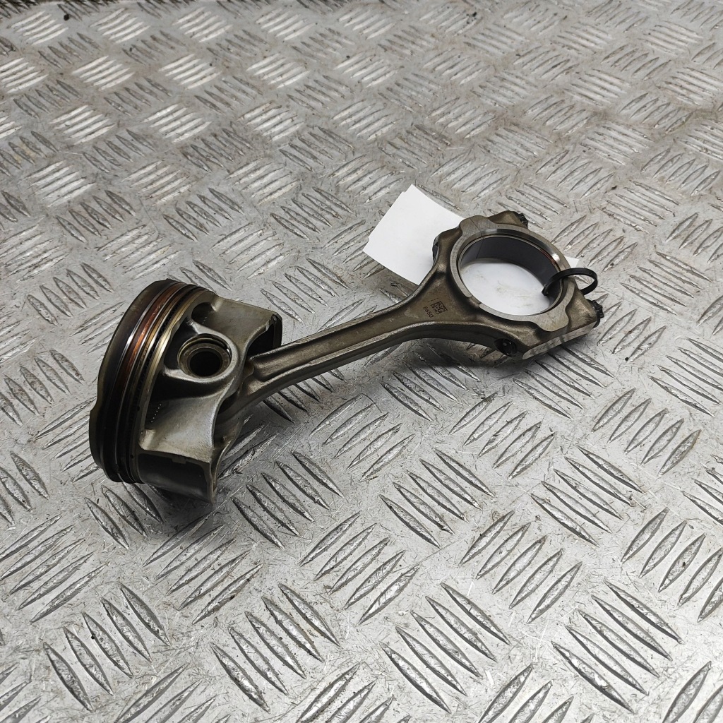 фото №2, Lexus ux 2022 поршень