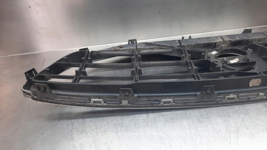 фото №10, Решётка радиатора решётка радиатора решётка радиатора оригинальный номер 31353120 volvo v40 ii 12-19r повреждённый