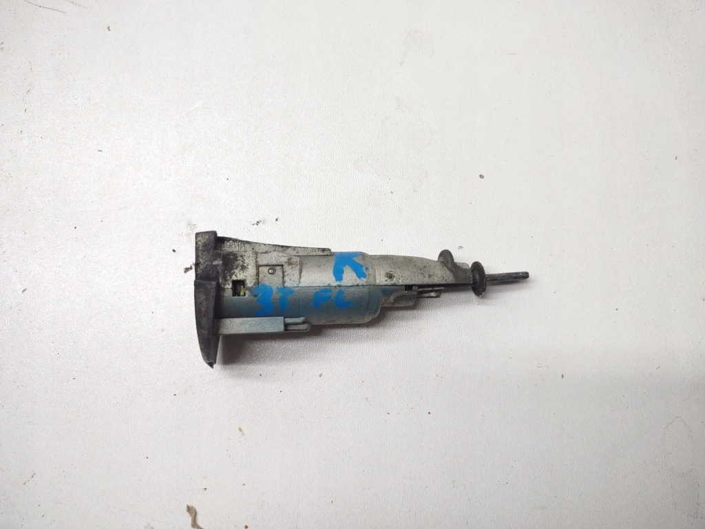 фото №1, Вкладка замка двері 3t0837168c skoda superb ii lift права оригінал