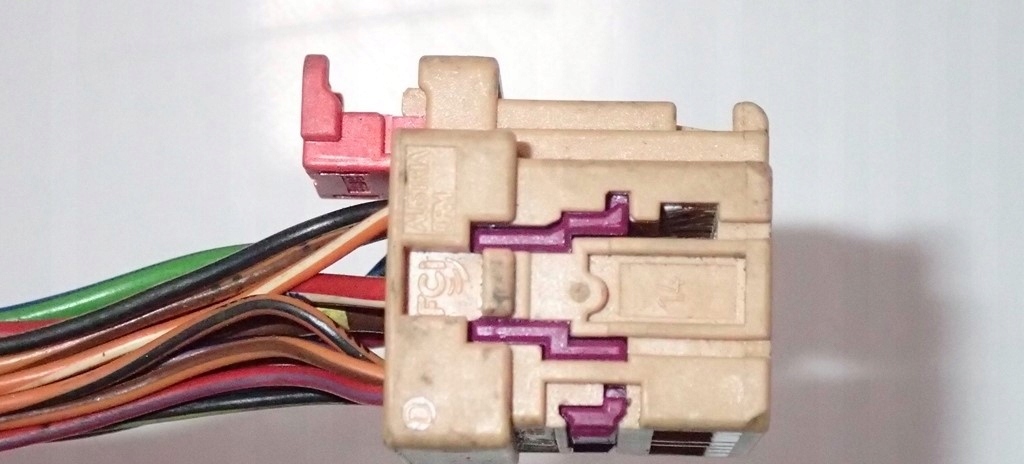 фото №6, Колодка штекер соединитель бежевая audi 8k0972483a